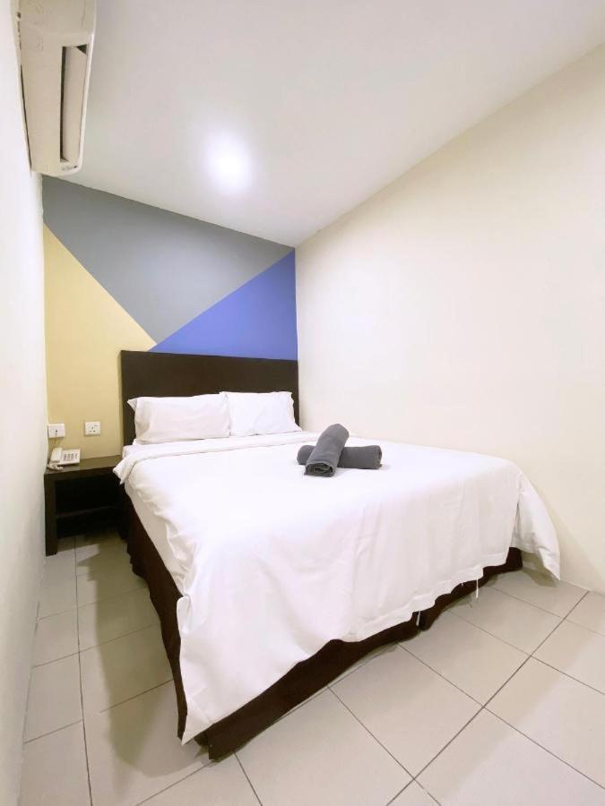 Your Hotel Кланг Экстерьер фото