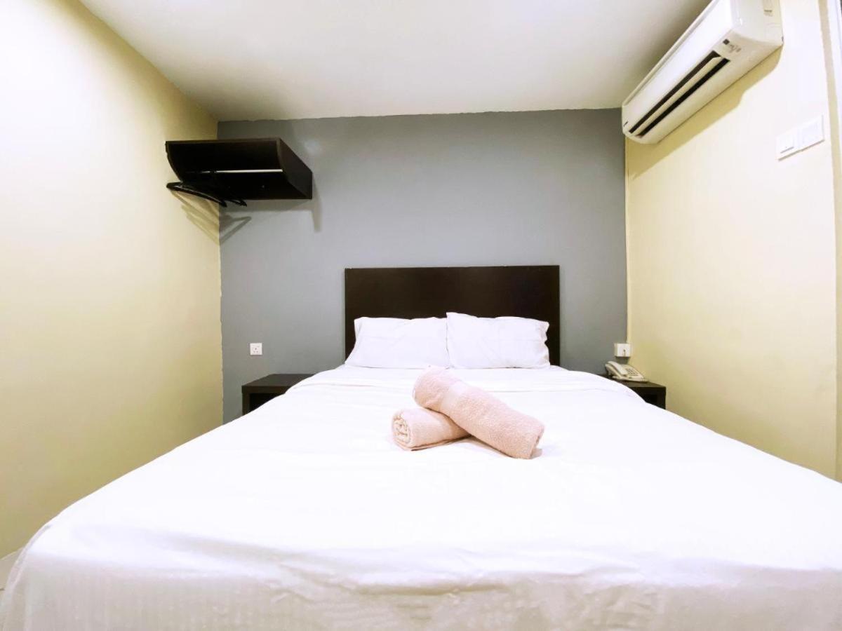Your Hotel Кланг Экстерьер фото