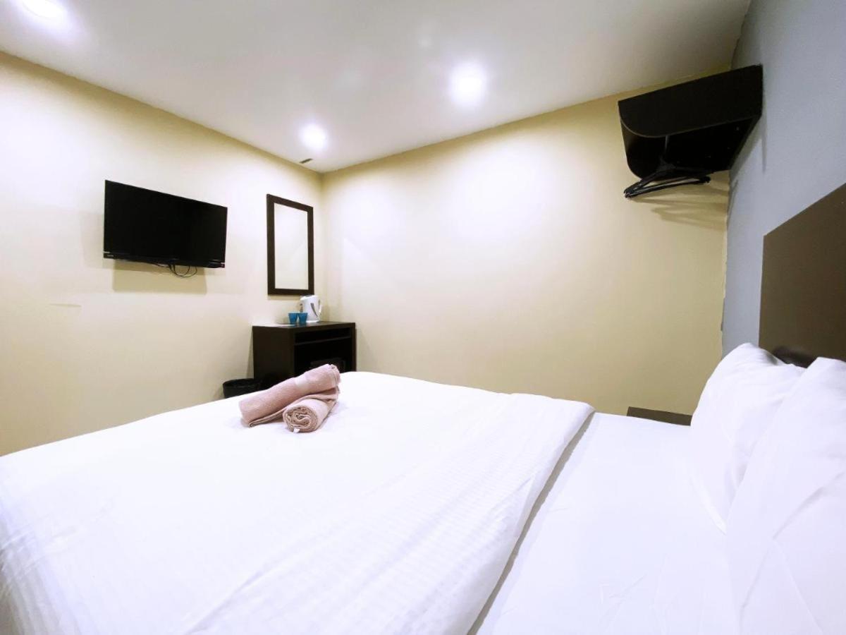 Your Hotel Кланг Экстерьер фото