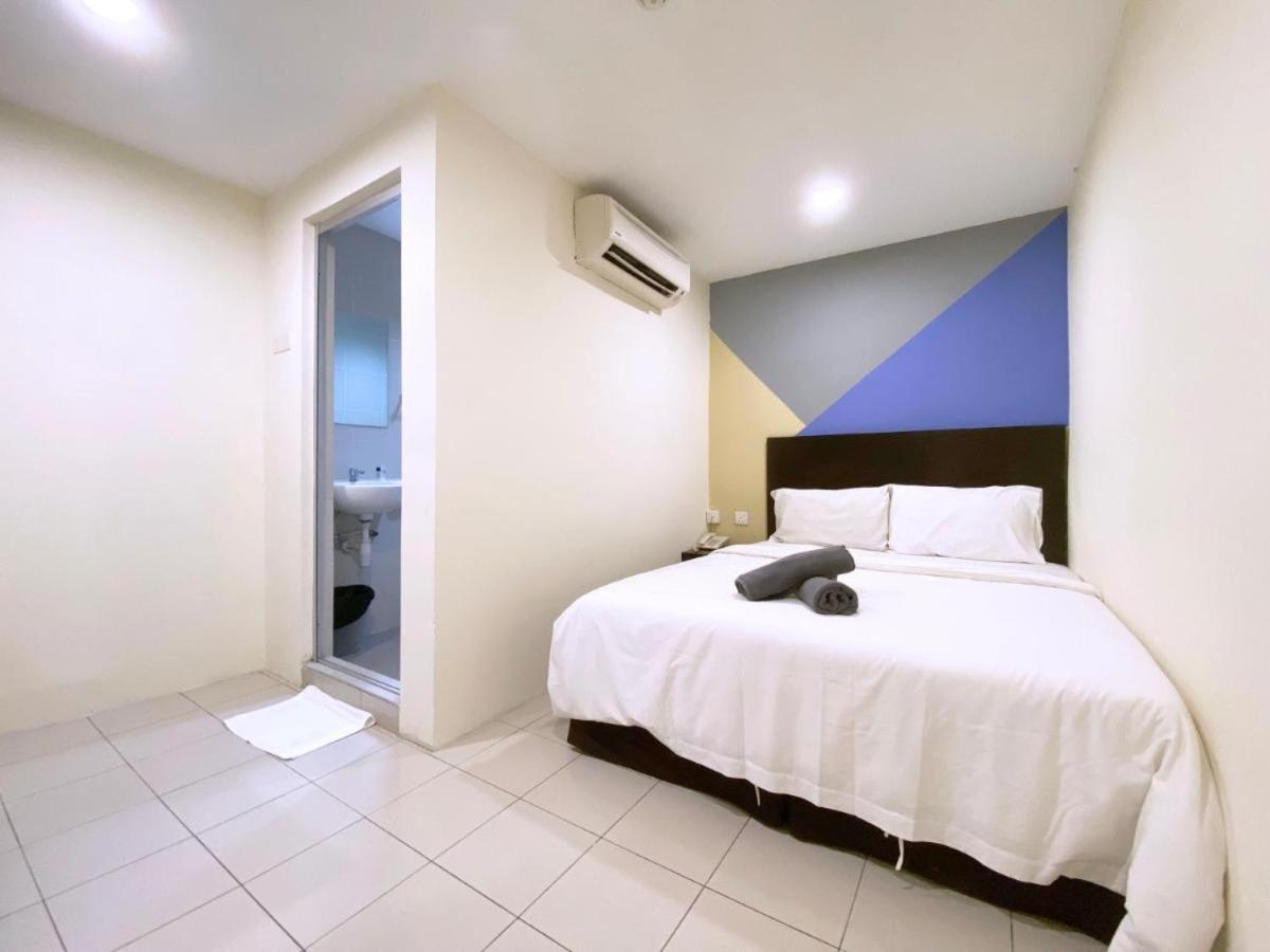 Your Hotel Кланг Экстерьер фото