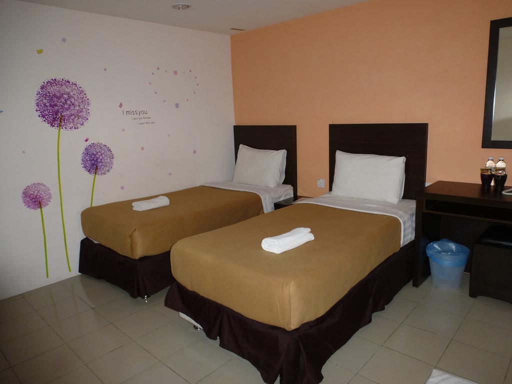 Your Hotel Кланг Экстерьер фото